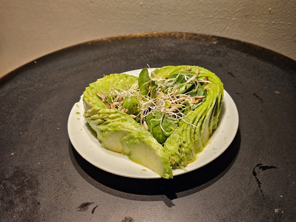 Tapas d'avocat au sacré coeur des pentes à Lyon, bar restaurant